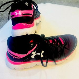 UNDER ARMOUR ATHLETIC SHOES
